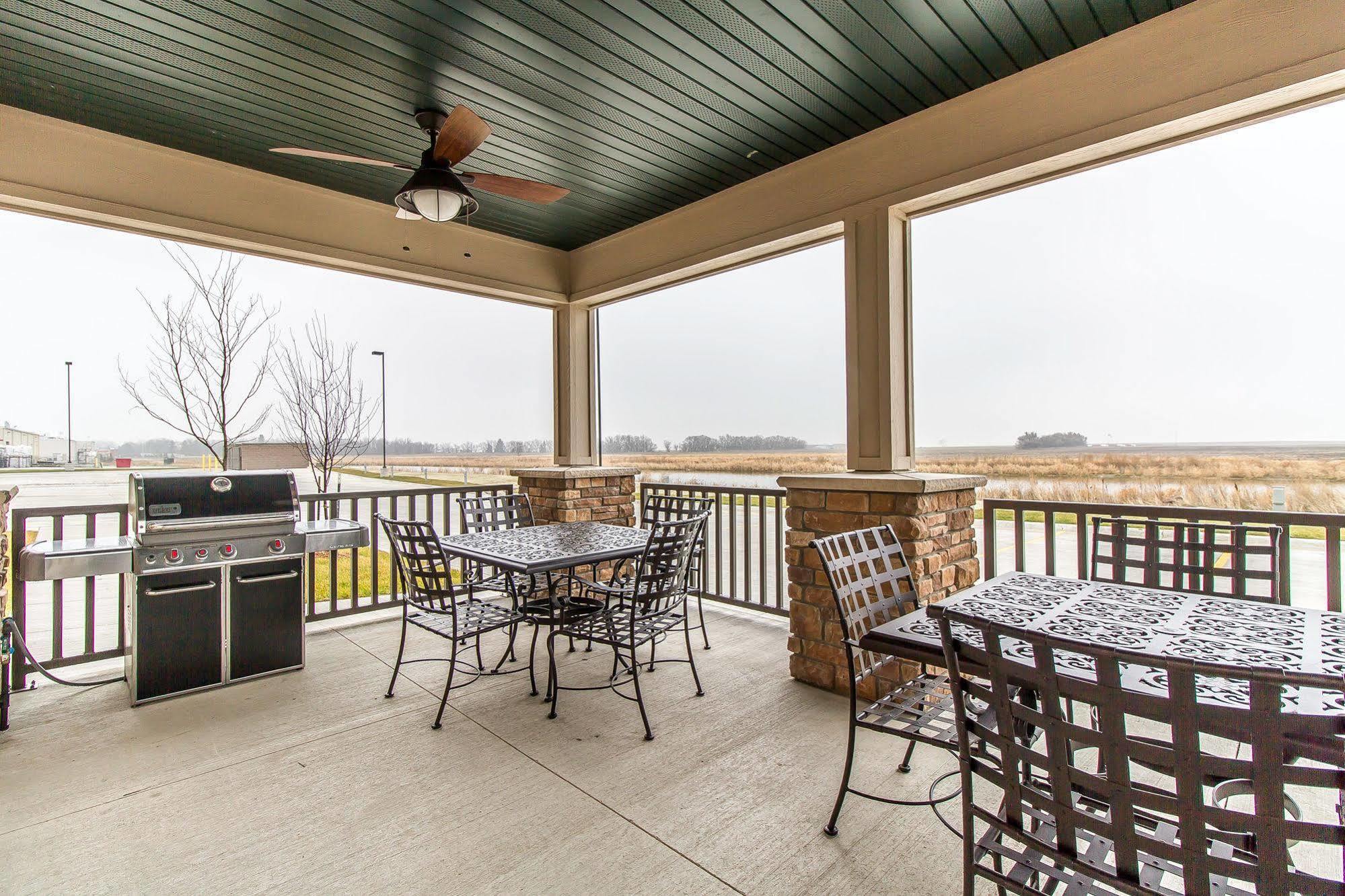 Mainstay Suites Stanley Exterior foto