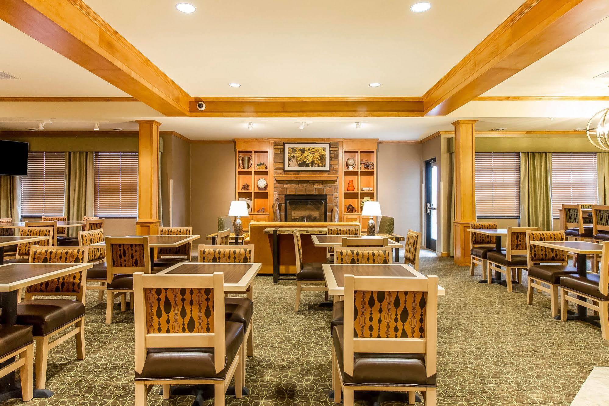 Mainstay Suites Stanley Exterior foto